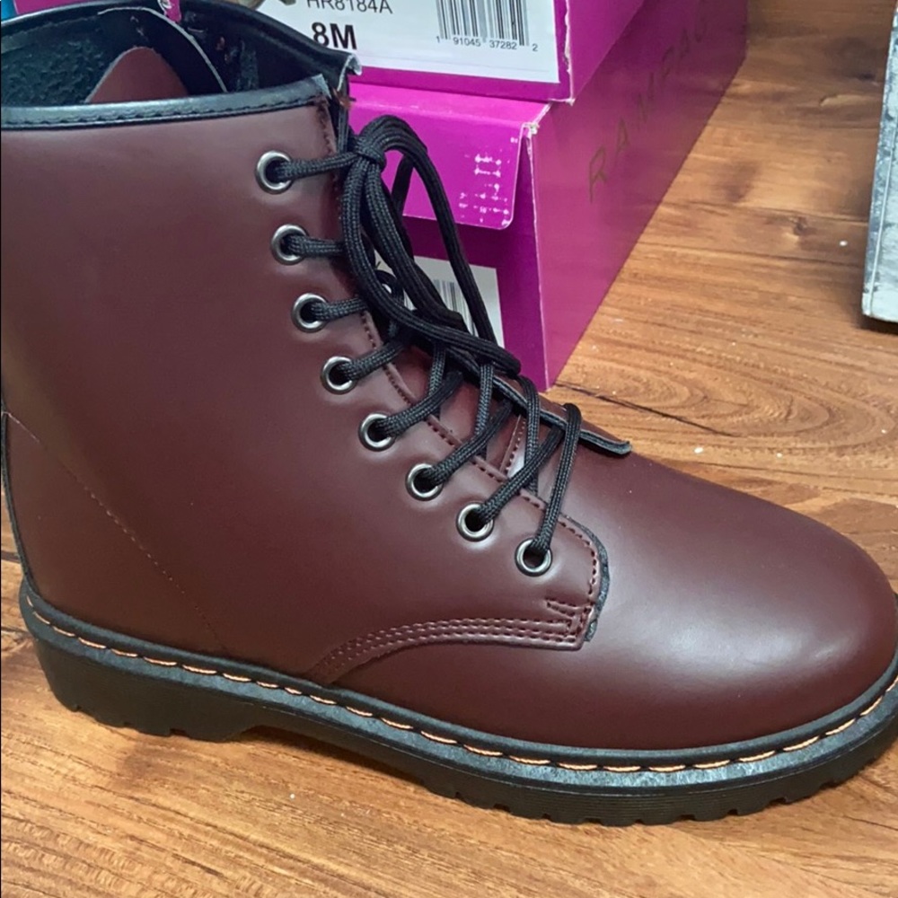 Shoes - Picture 3 of 4